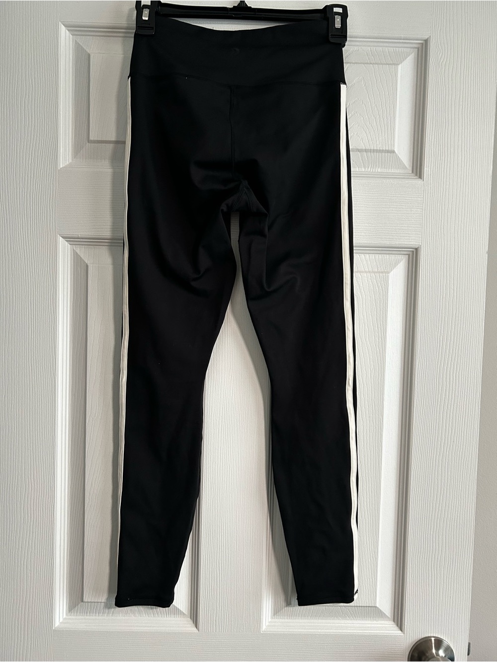 Z Supply Black Women’s Activewear Active Leggings with White Side Stripes - Picture 2 of 4